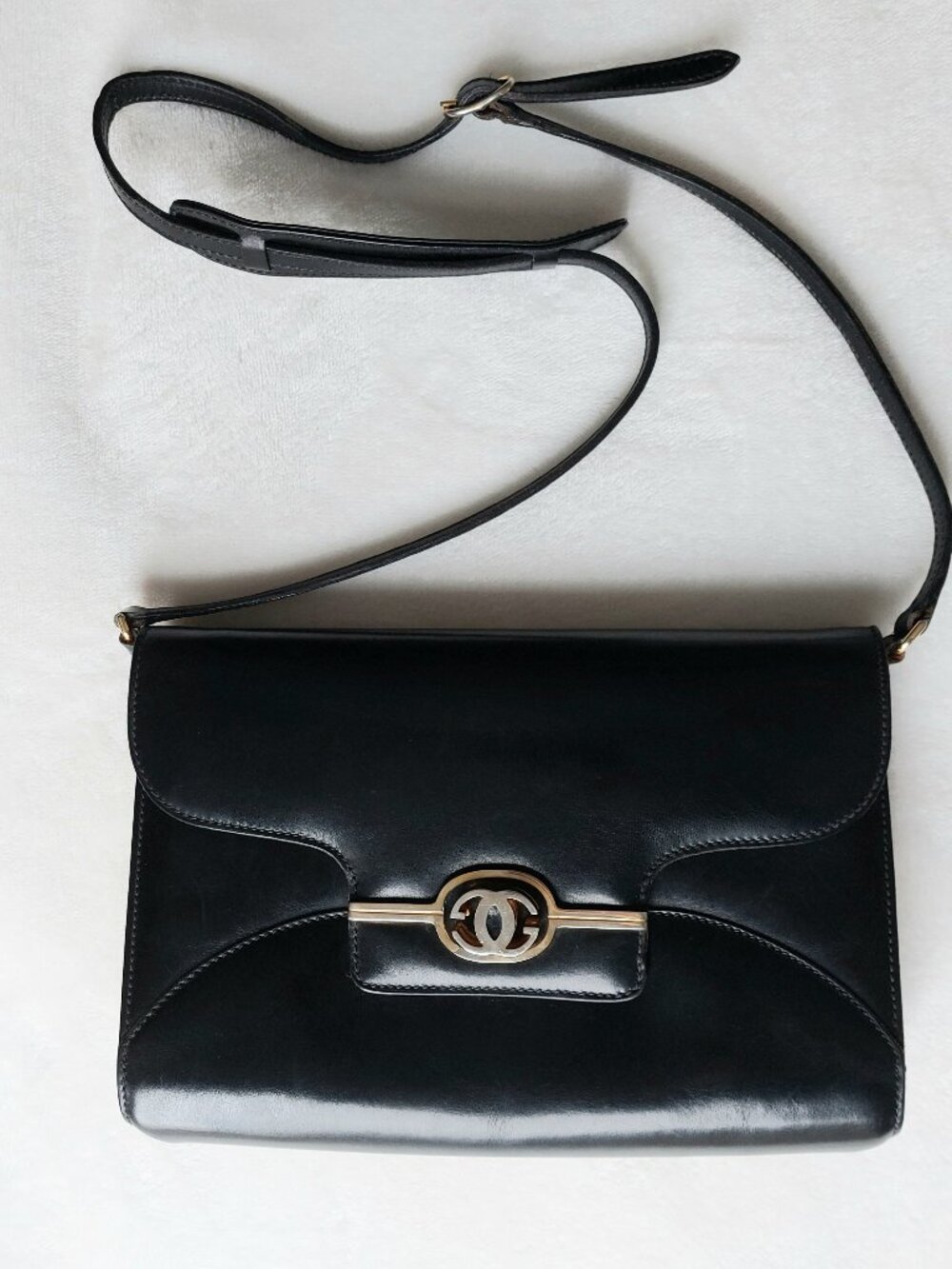 Vintage Old Gucci Black Leather Shoulder Bag Double GG Turn Lock Flap Crossbody